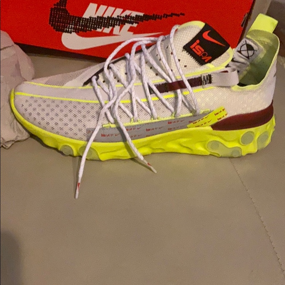 New mens NIKE REACT sneakers size 10 Neon